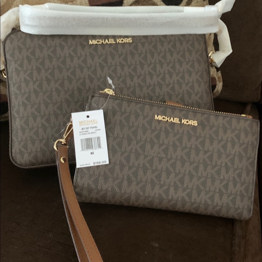 MICHAEL KORS CROSSBODY/DOUBLE ZIP WRISTLET… - Picture 15 of 16